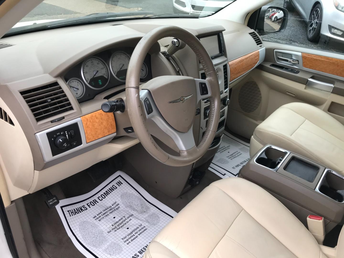 2010 White /Tan Chrysler Town & Country Limited (2A4RR6DX0AR) with an 4.0 V6 engine, Automatic transmission, located at 577 Chester Pike, Prospect Park, PA, 19076, (610) 237-1015, 39.886154, -75.302338 - Photo#11